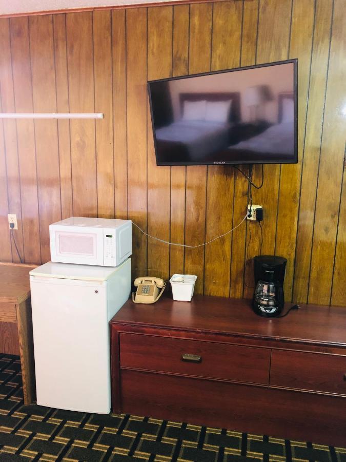 Big 12 Motel Broken Bow Екстериор снимка