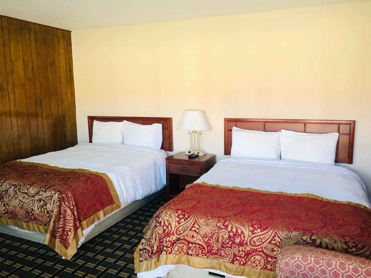 Big 12 Motel Broken Bow Екстериор снимка