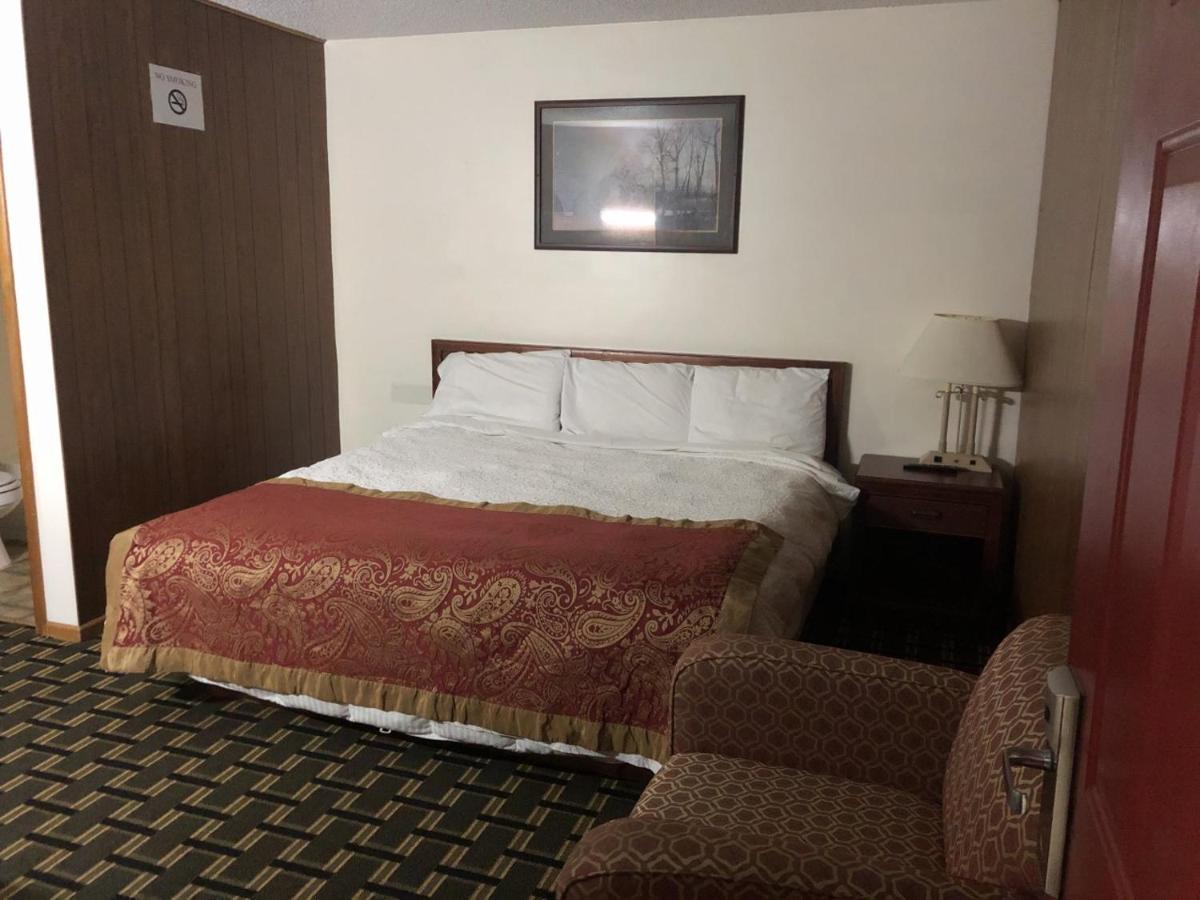 Big 12 Motel Broken Bow Екстериор снимка