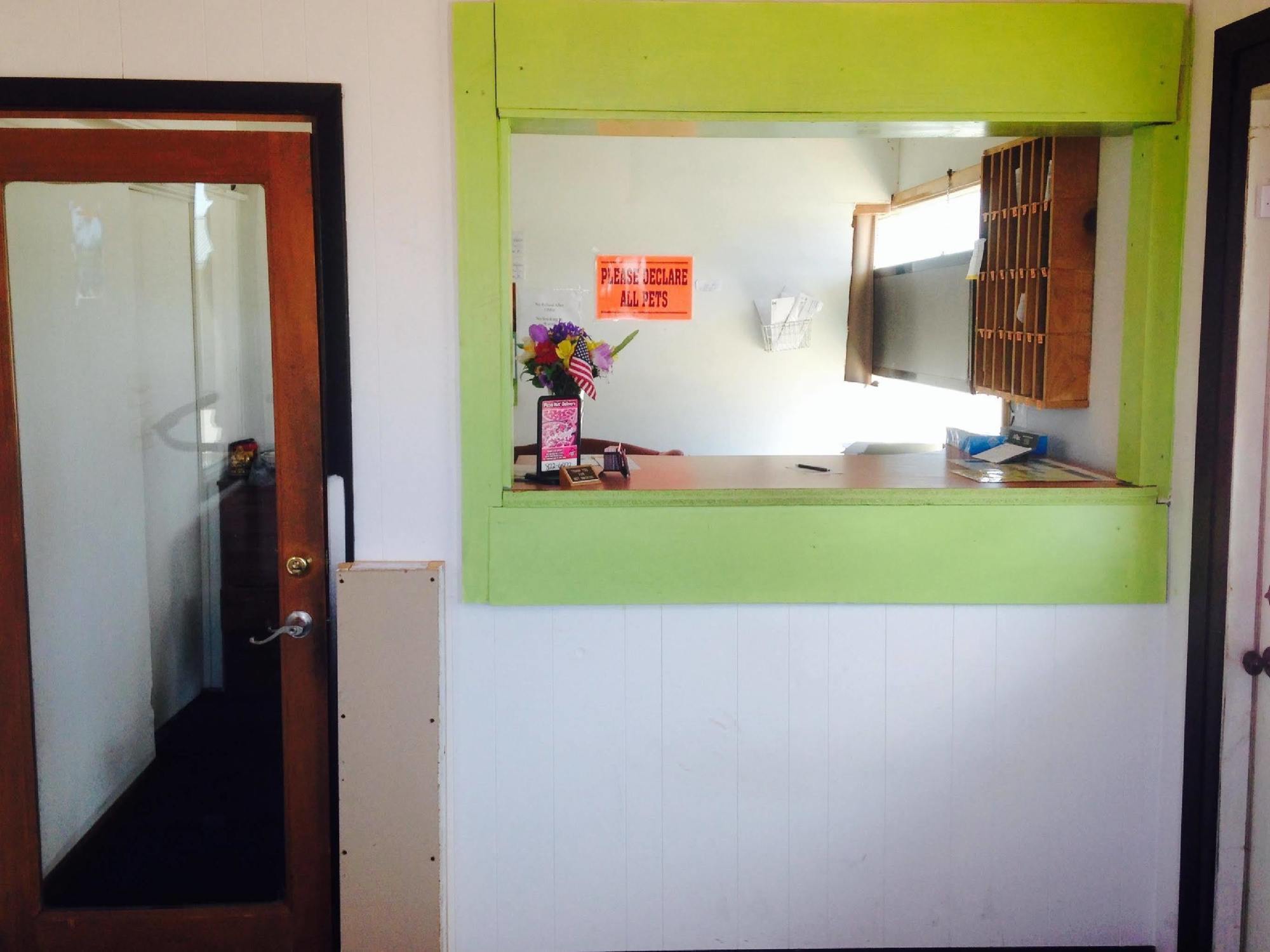 Big 12 Motel Broken Bow Екстериор снимка