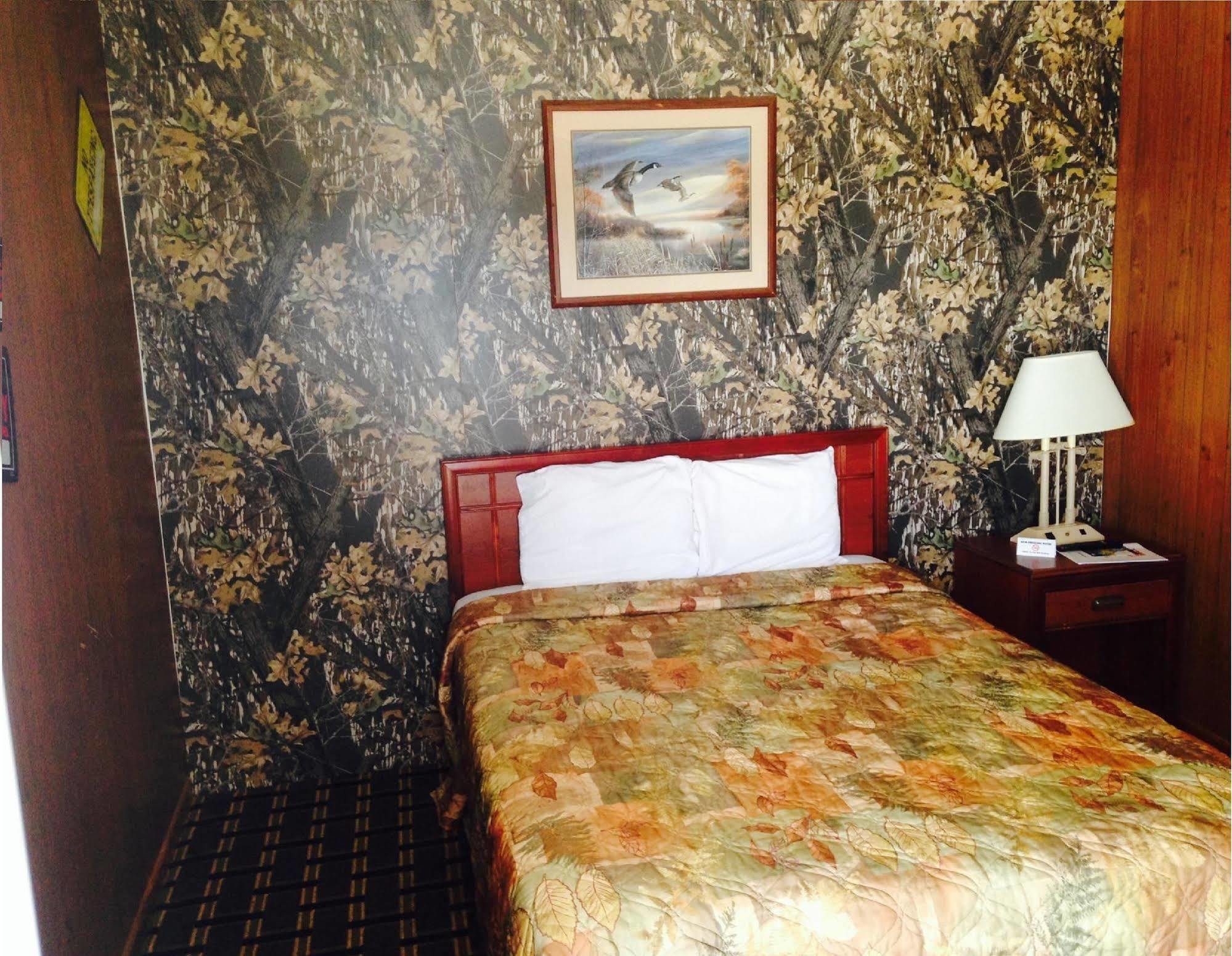 Big 12 Motel Broken Bow Екстериор снимка